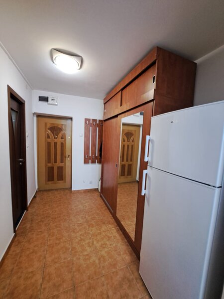 Lacul Tei, inchiriere garsoniera spatioasa, 43 mp, boiler.