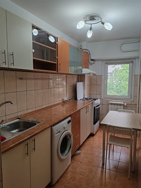 Lacul Tei, inchiriere garsoniera spatioasa, 43 mp, boiler.